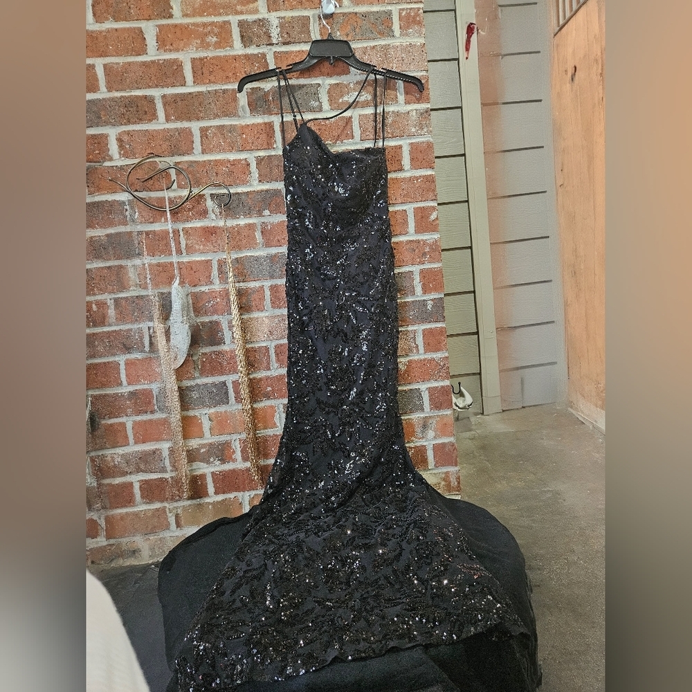 Windsor black sequined gown size 2 - Picture 4 of 7